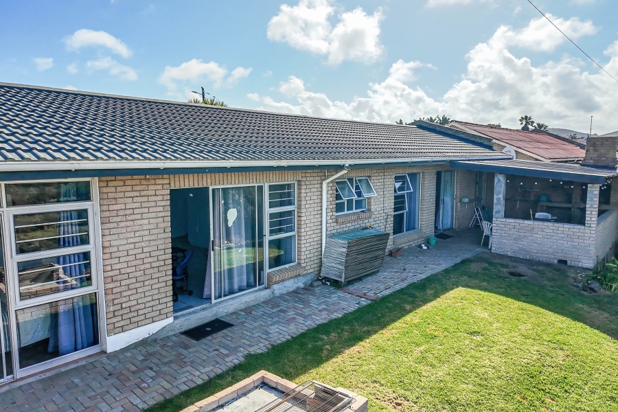 4 Bedroom Property for Sale in Riverside Western Cape